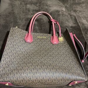 Michael Kors Purse & wallet